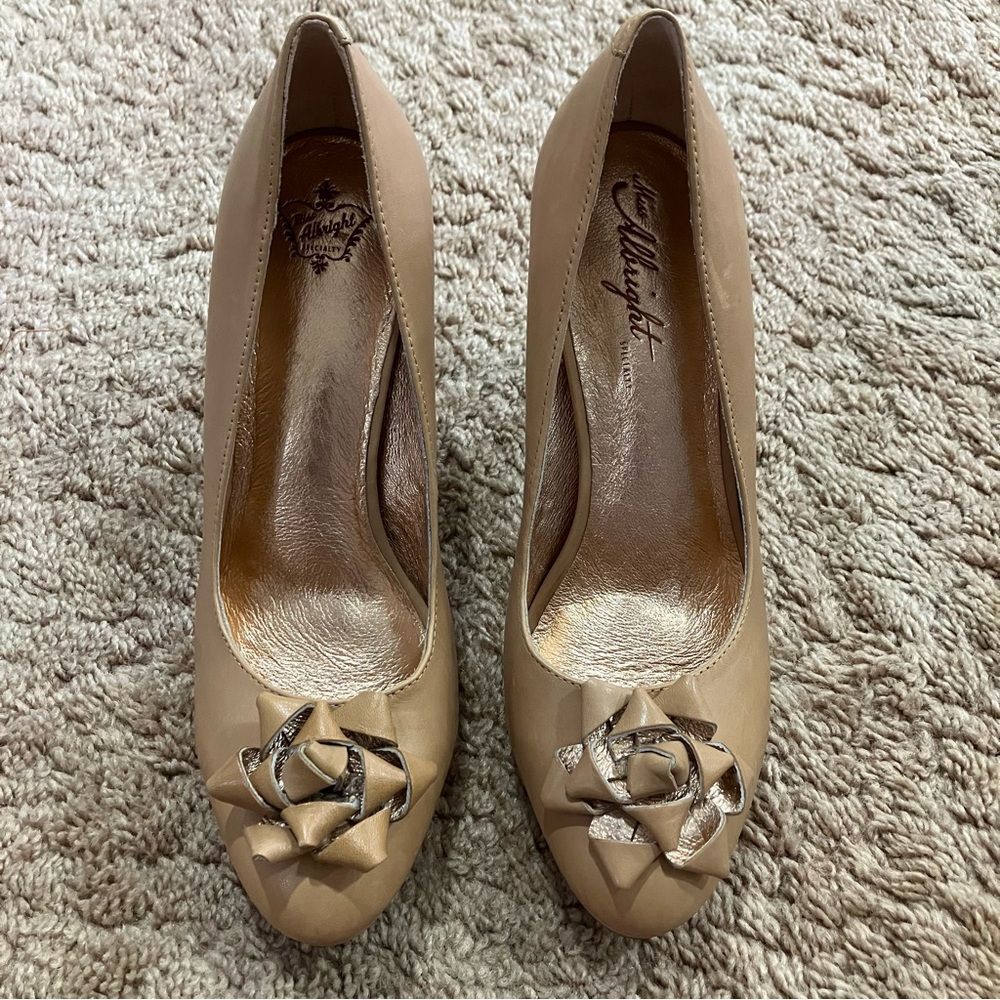 Miss Albright Specialty Anthropologie Cognac Tan Bow Pumps Macyn size 9